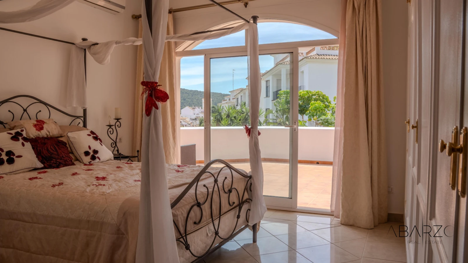 Exceptional Luxury Villa with Panoramic Views in Costa del Sol Mountainside — interior, La Heredia, Benahavís (23 of 45)