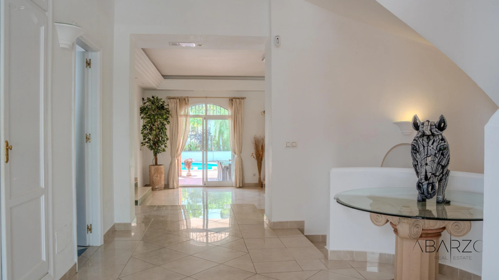 Exceptional Luxury Villa with Panoramic Views in Costa del Sol Mountainside — interior, La Heredia, Benahavís (5 of 45)