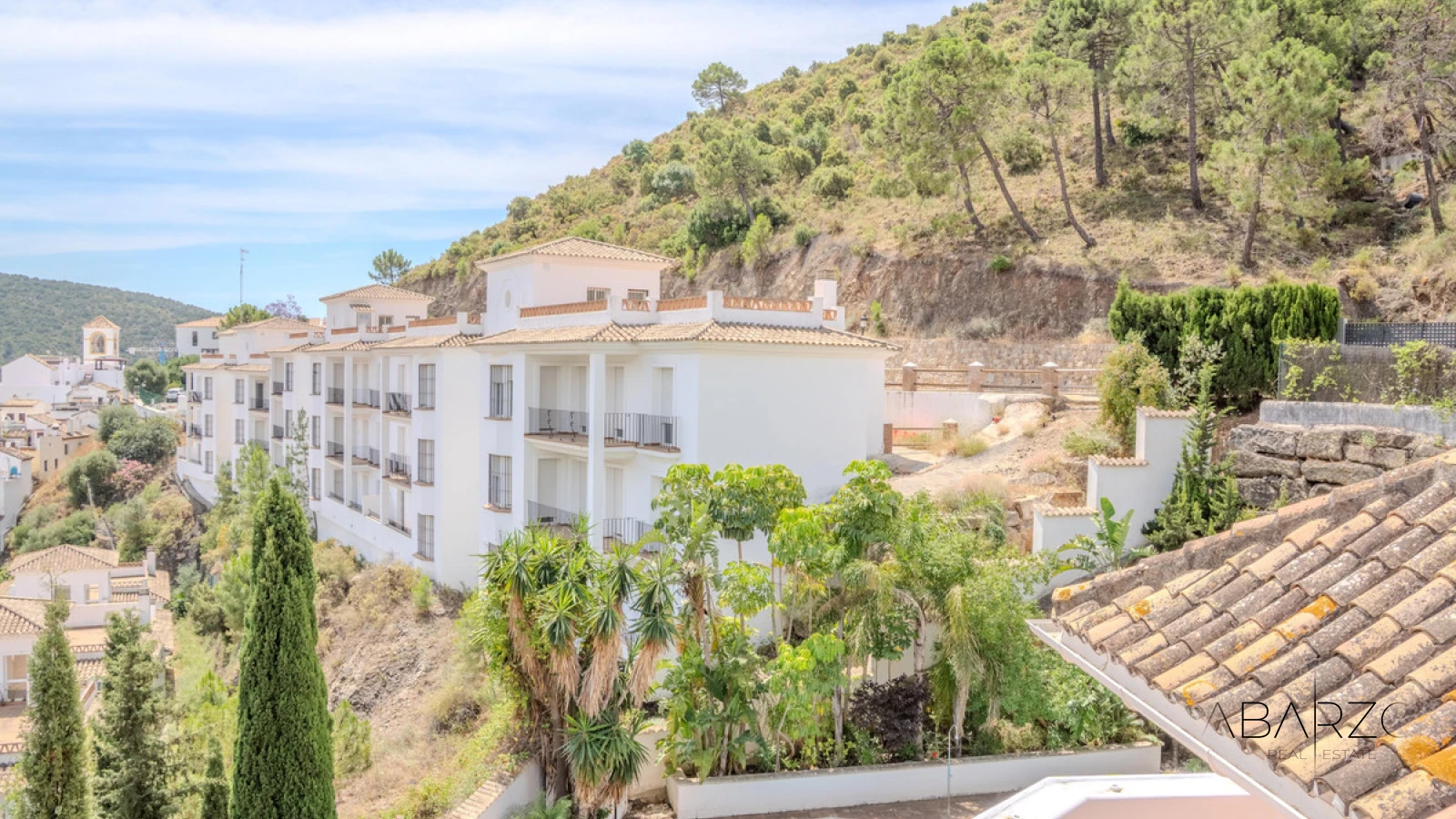 Exceptional Luxury Villa with Panoramic Views in Costa del Sol Mountainside — interior, La Heredia, Benahavís (43 of 45)