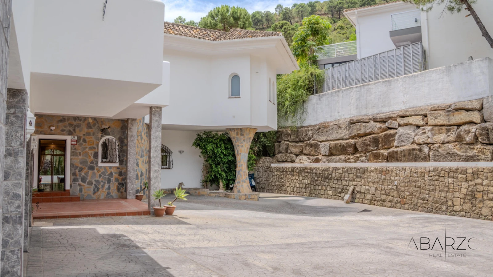 Exceptional Luxury Villa with Panoramic Views in Costa del Sol Mountainside — interior, La Heredia, Benahavís (4 of 45)