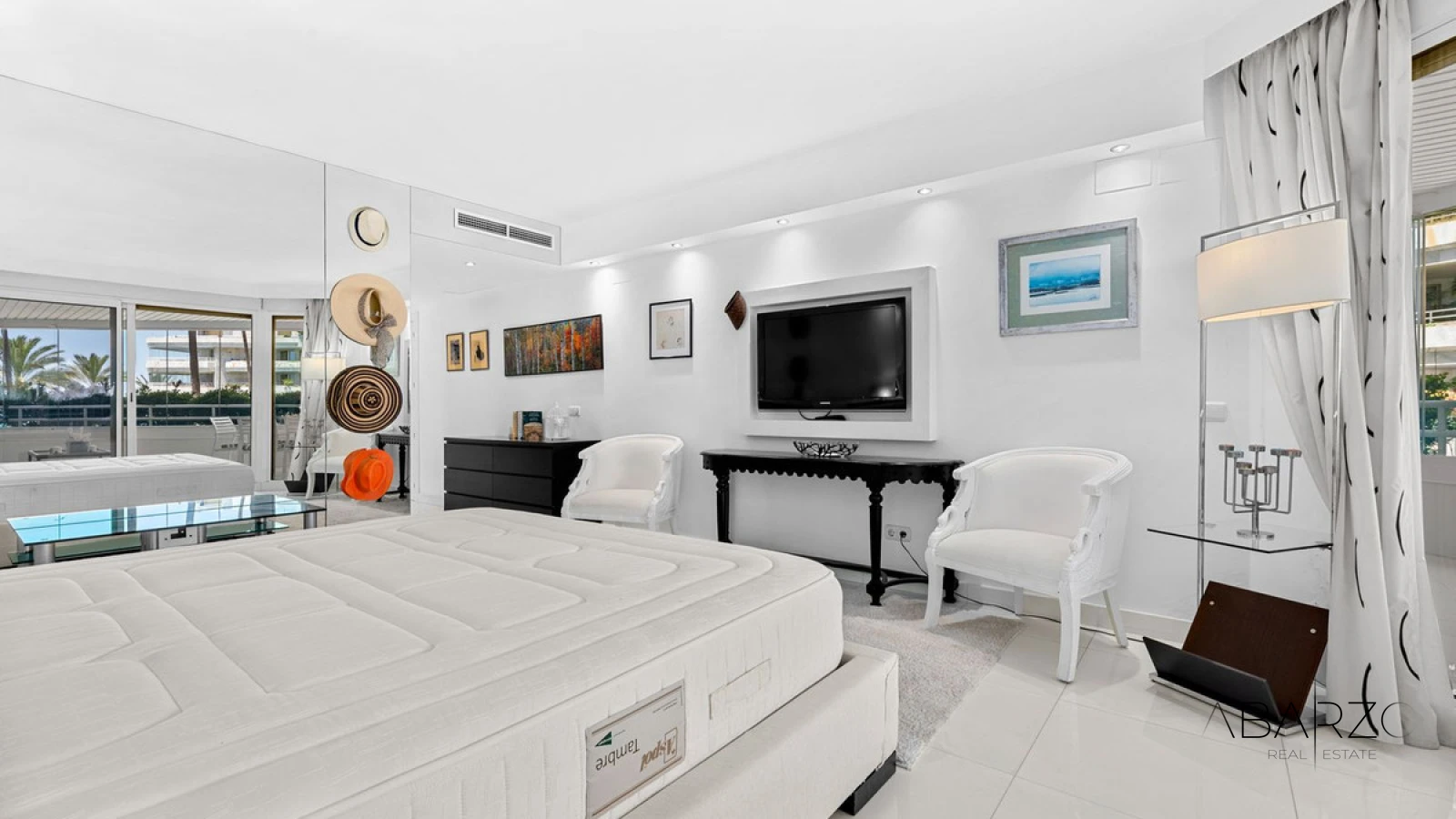 Frontline Beach Apartment in Marbella Golden Mile with Sea Views and 4 Bedrooms — interior, Golden Mile, Marbella (21 of 49)