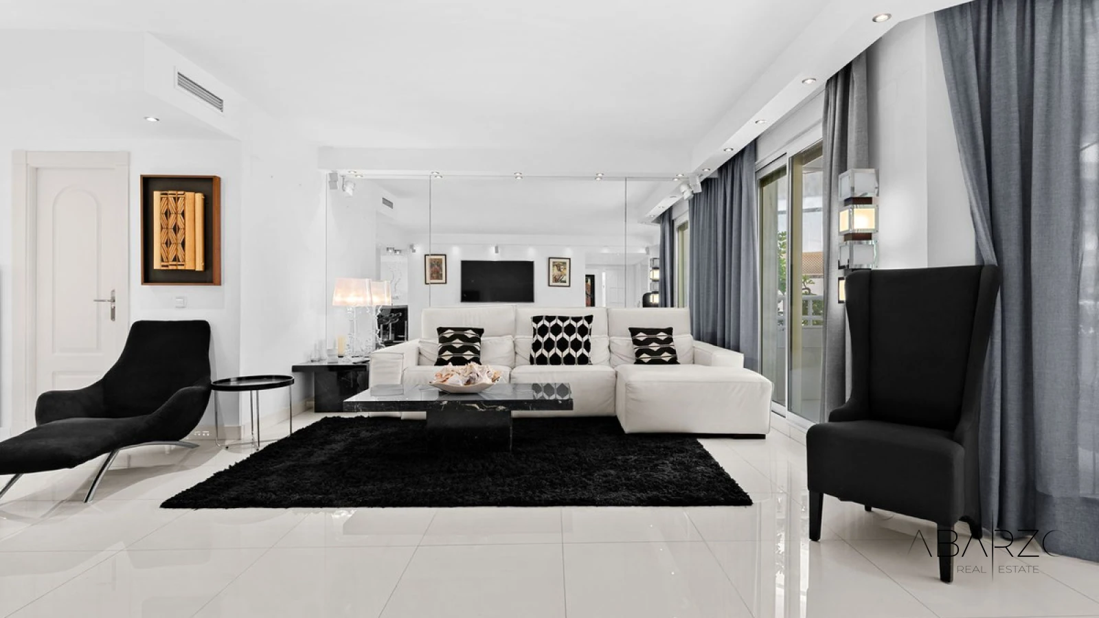 Frontline Beach Apartment in Marbella Golden Mile with Sea Views and 4 Bedrooms — interior, Golden Mile, Marbella (4 of 49)