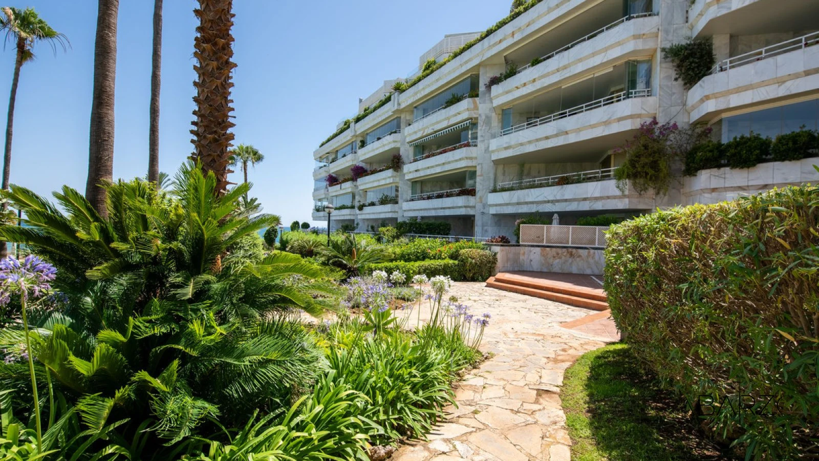 Frontline Beach Apartment in Marbella Golden Mile with Sea Views and 4 Bedrooms — interior, Golden Mile, Marbella (39 of 49)