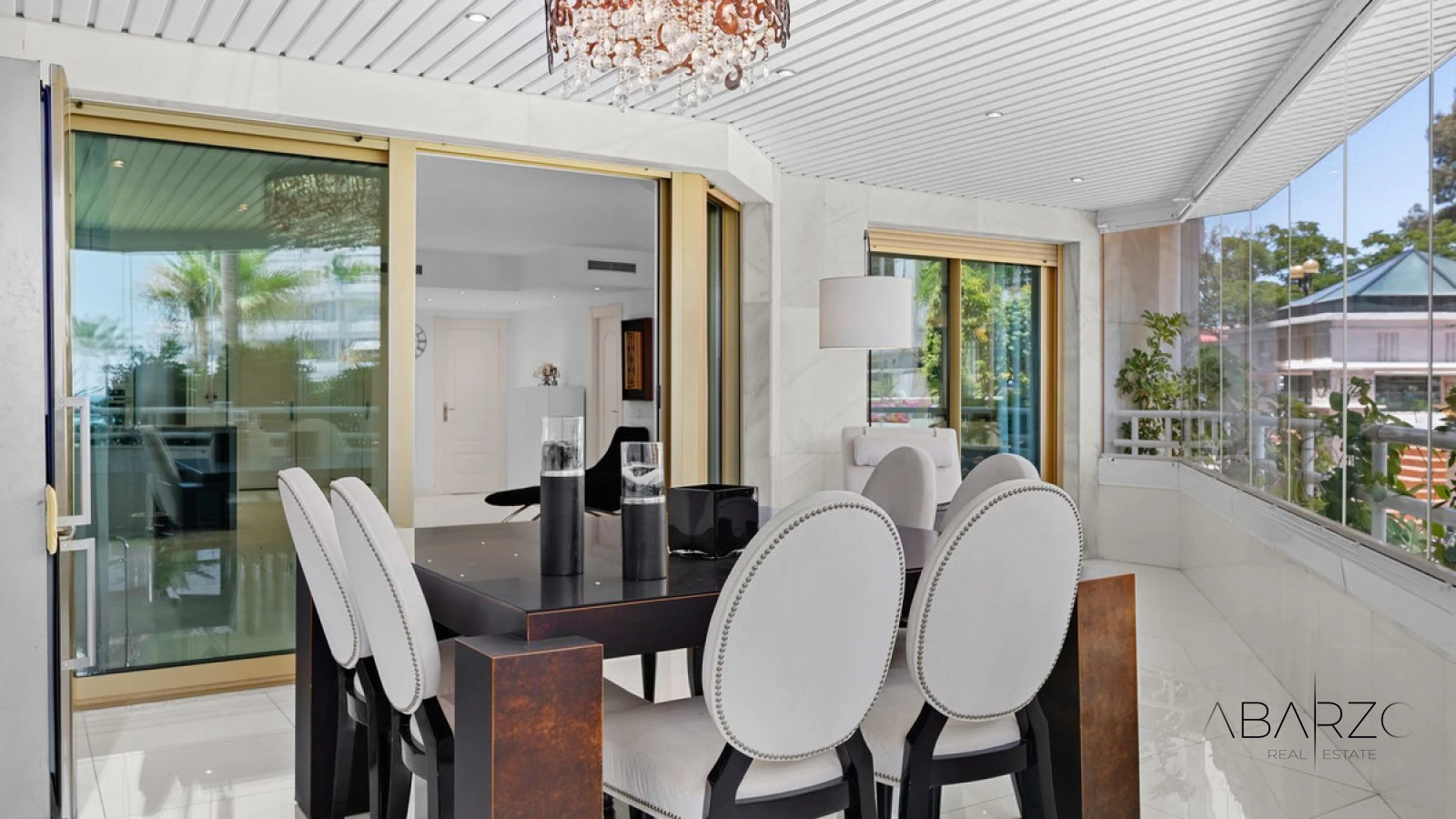 Frontline Beach Apartment in Marbella Golden Mile with Sea Views and 4 Bedrooms — interior, Golden Mile, Marbella (9 of 49)