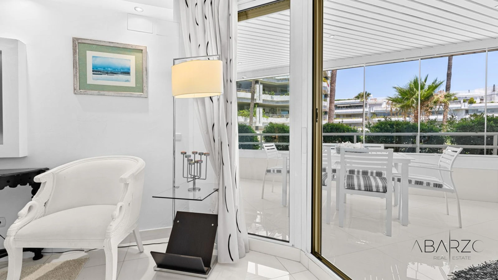 Frontline Beach Apartment in Marbella Golden Mile with Sea Views and 4 Bedrooms — interior, Golden Mile, Marbella (22 of 49)