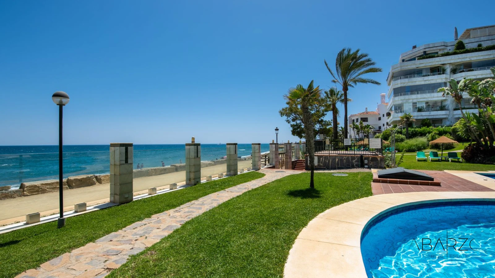 Frontline Beach Apartment in Marbella Golden Mile with Sea Views and 4 Bedrooms — interior, Golden Mile, Marbella (43 of 49)