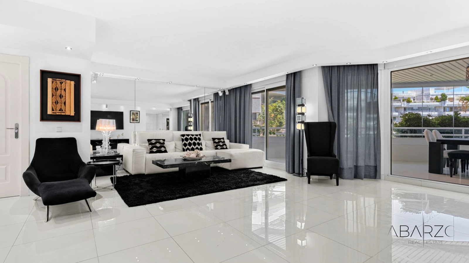 Frontline Beach Apartment in Marbella Golden Mile with Sea Views and 4 Bedrooms — interior, Golden Mile, Marbella (49 of 49)