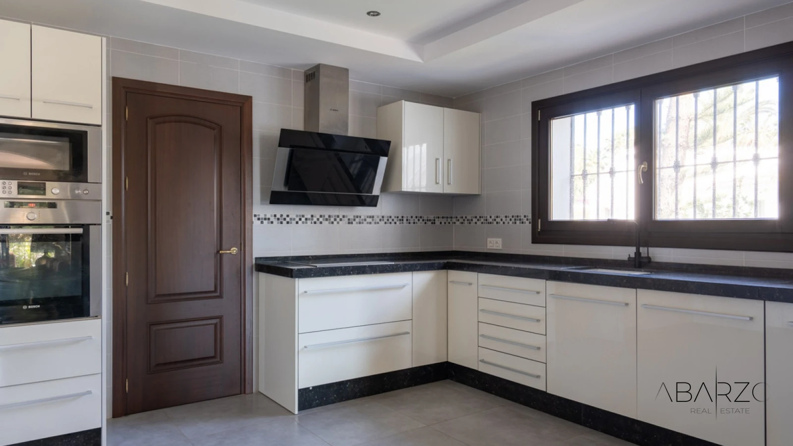 Exclusive Villa with Sea Views in El Rosario, Marbella East — interior, Marbella East, Marbella (9 of 39)