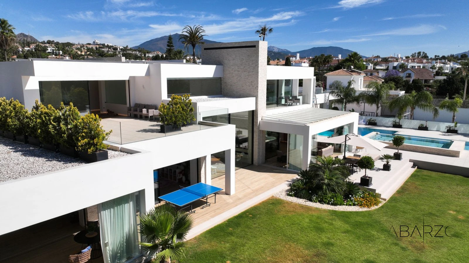 Exquisite 7-Bedroom Mansion in El Paraiso with Infinity Pool and Tennis Court — interior, New Golden Mile, Estepona (26 of 43)