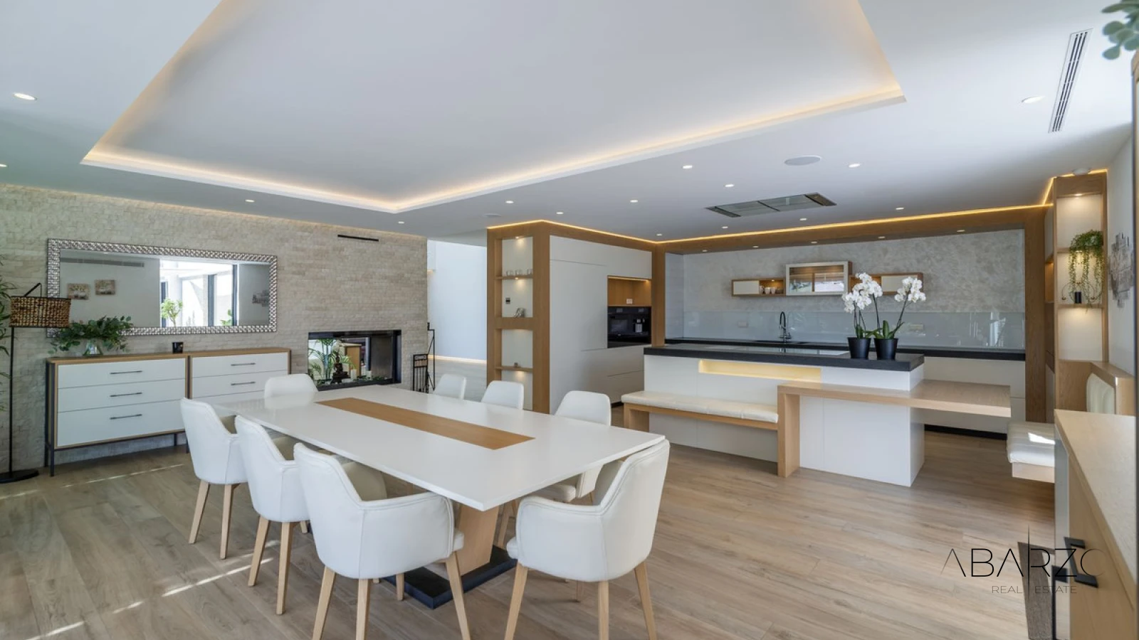 Exquisite 7-Bedroom Mansion in El Paraiso with Infinity Pool and Tennis Court — interior, New Golden Mile, Estepona (28 of 43)