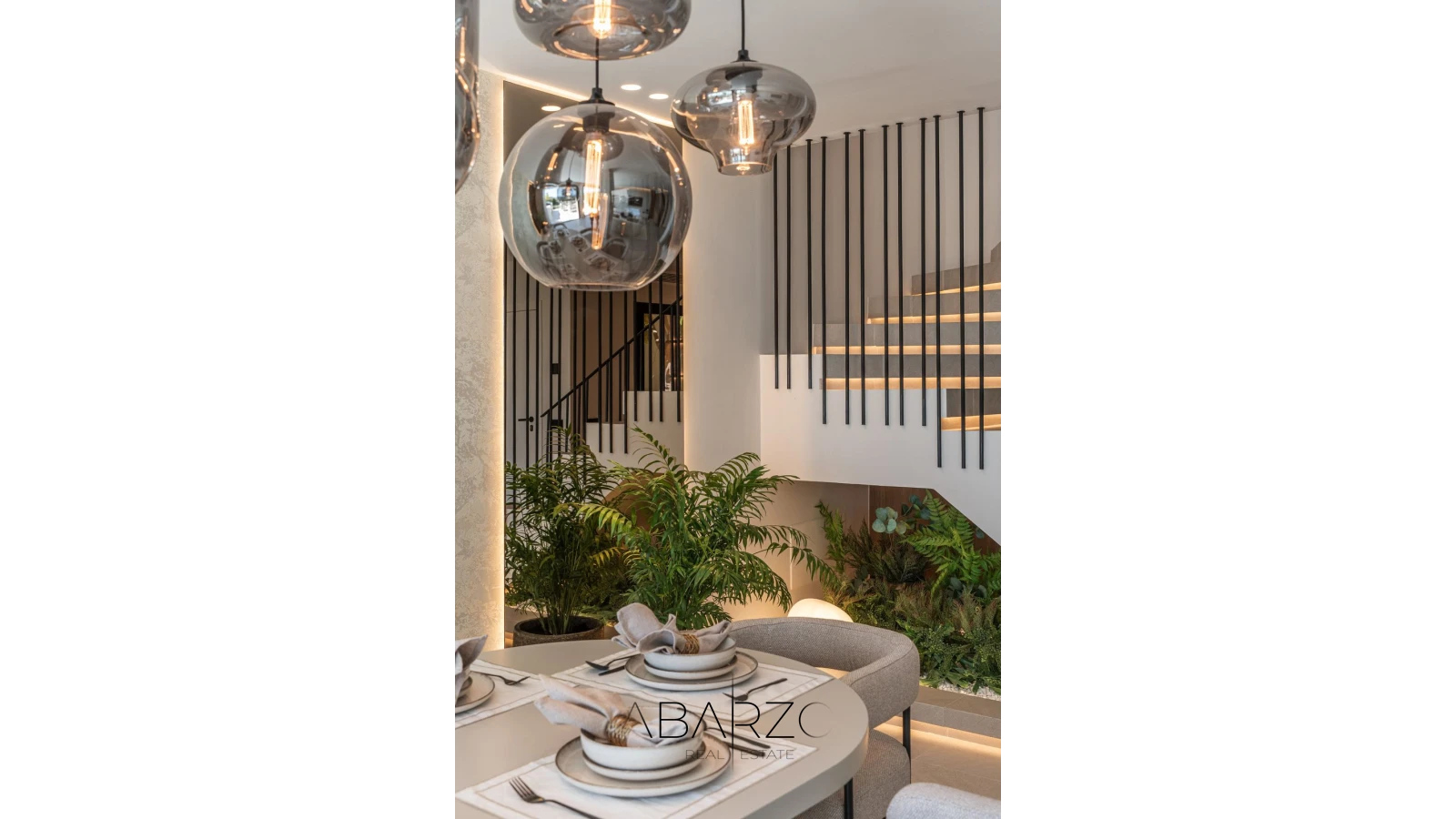 A renovated 3-level townhouse in La Quinta Hills, Benahavís with rooftop solarium and sea views — interior, La Quinta, Benahavís (13 of 32)
