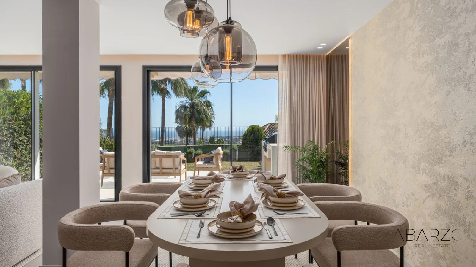 A renovated 3-level townhouse in La Quinta Hills, Benahavís with rooftop solarium and sea views — interior, La Quinta, Benahavís (10 of 32)