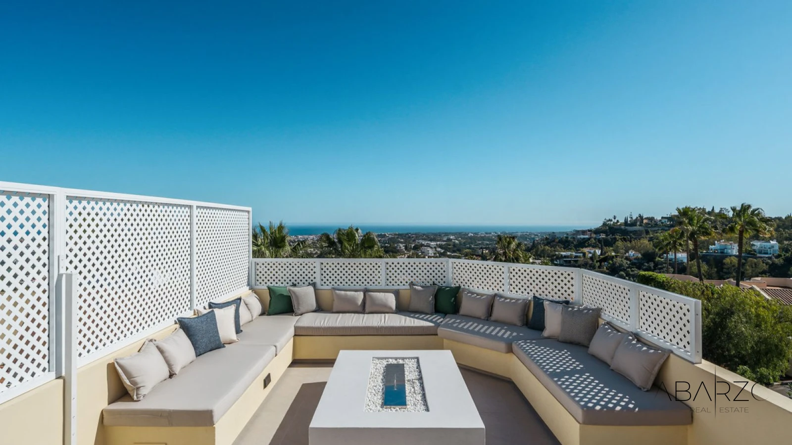 A renovated 3-level townhouse in La Quinta Hills, Benahavís with rooftop solarium and sea views — interior, La Quinta, Benahavís (26 of 32)