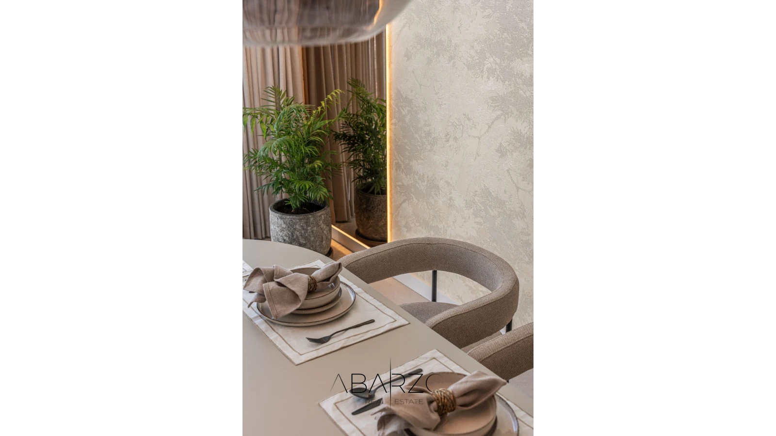 A renovated 3-level townhouse in La Quinta Hills, Benahavís with rooftop solarium and sea views — interior, La Quinta, Benahavís (14 of 32)