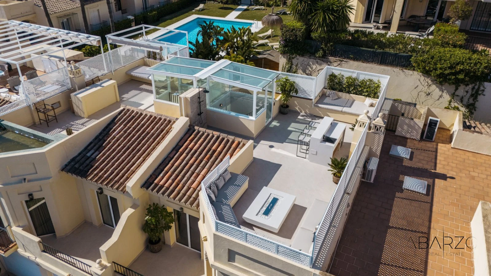 A renovated 3-level townhouse in La Quinta Hills, Benahavís with rooftop solarium and sea views — interior, La Quinta, Benahavís (31 of 32)