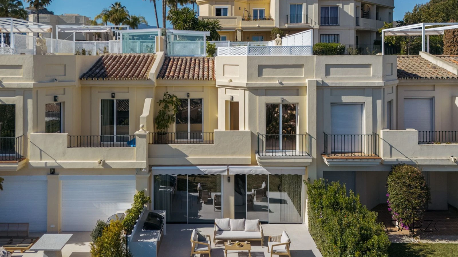 A renovated 3-level townhouse in La Quinta Hills, Benahavís with rooftop solarium and sea views — interior, La Quinta, Benahavís (32 of 32)