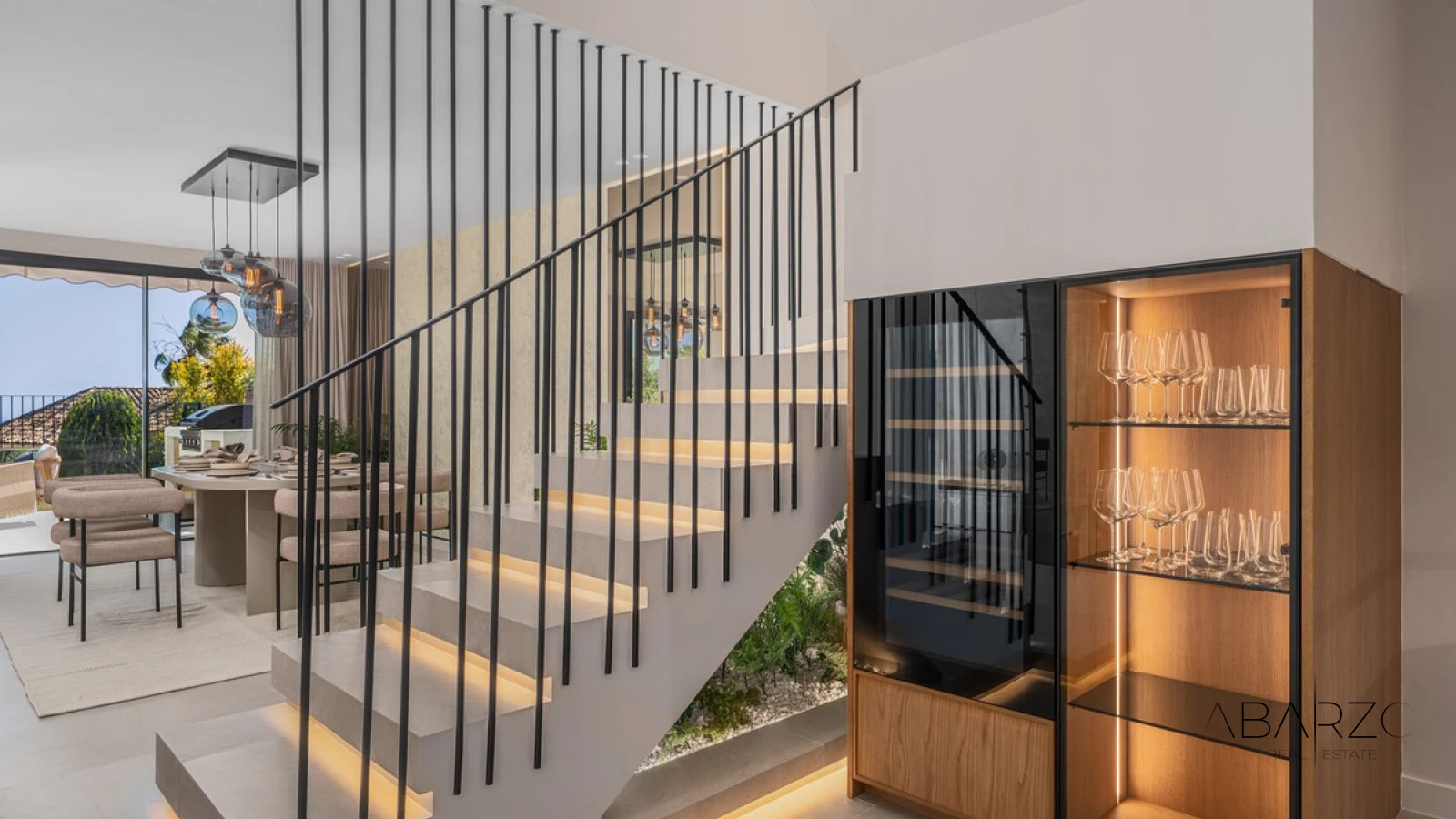 A renovated 3-level townhouse in La Quinta Hills, Benahavís with rooftop solarium and sea views — interior, La Quinta, Benahavís (5 of 32)