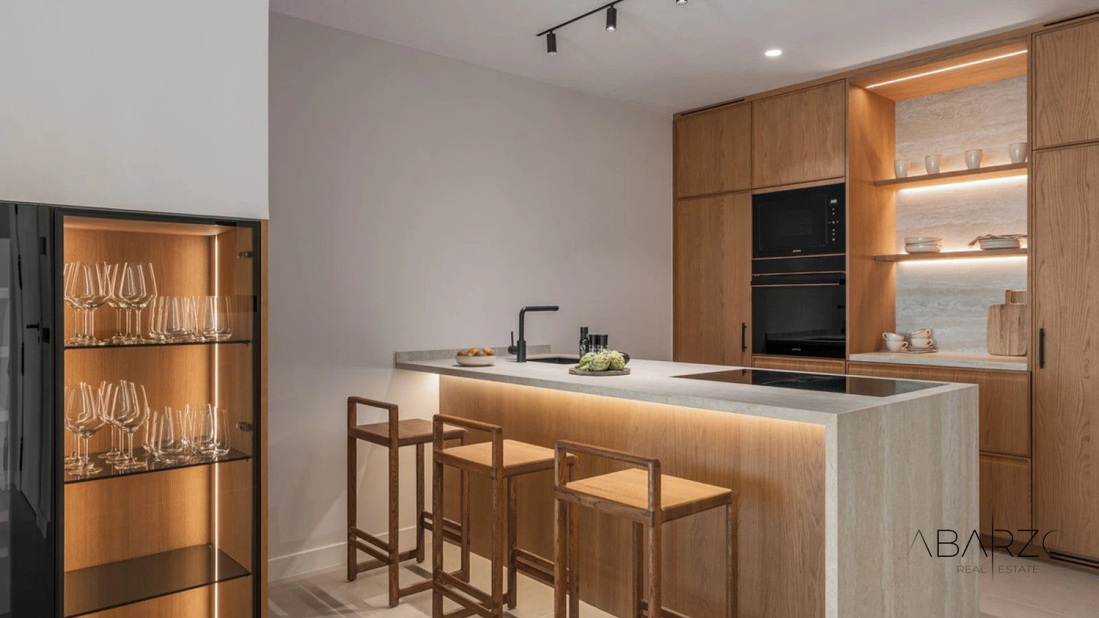 A renovated 3-level townhouse in La Quinta Hills, Benahavís with rooftop solarium and sea views — interior, La Quinta, Benahavís (8 of 32)
