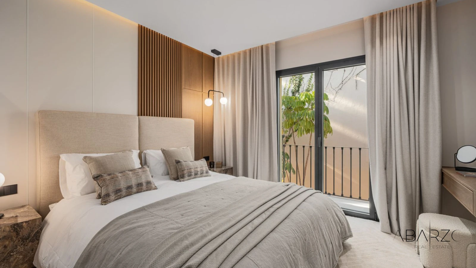 A renovated 3-level townhouse in La Quinta Hills, Benahavís with rooftop solarium and sea views — interior, La Quinta, Benahavís (18 of 32)