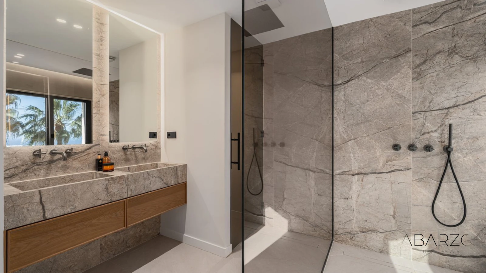 A renovated 3-level townhouse in La Quinta Hills, Benahavís with rooftop solarium and sea views — interior, La Quinta, Benahavís (20 of 32)