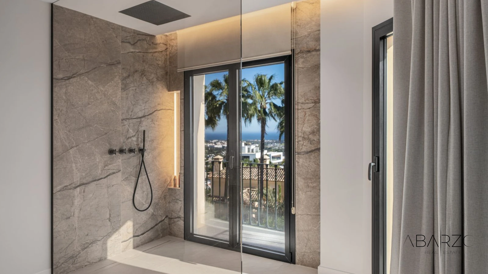 A renovated 3-level townhouse in La Quinta Hills, Benahavís with rooftop solarium and sea views — interior, La Quinta, Benahavís (22 of 32)