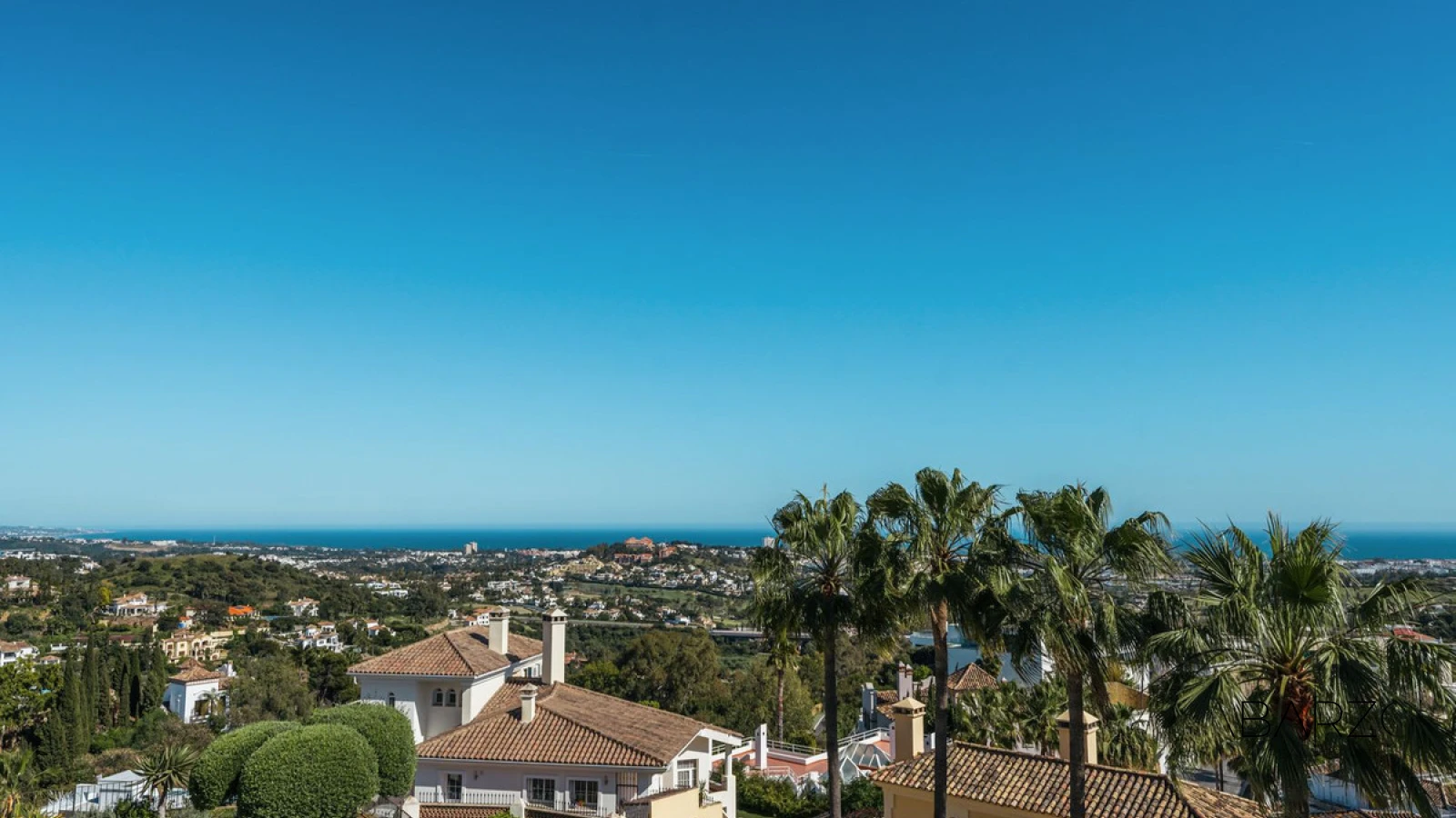 A renovated 3-level townhouse in La Quinta Hills, Benahavís with rooftop solarium and sea views — interior, La Quinta, Benahavís (3 of 32)