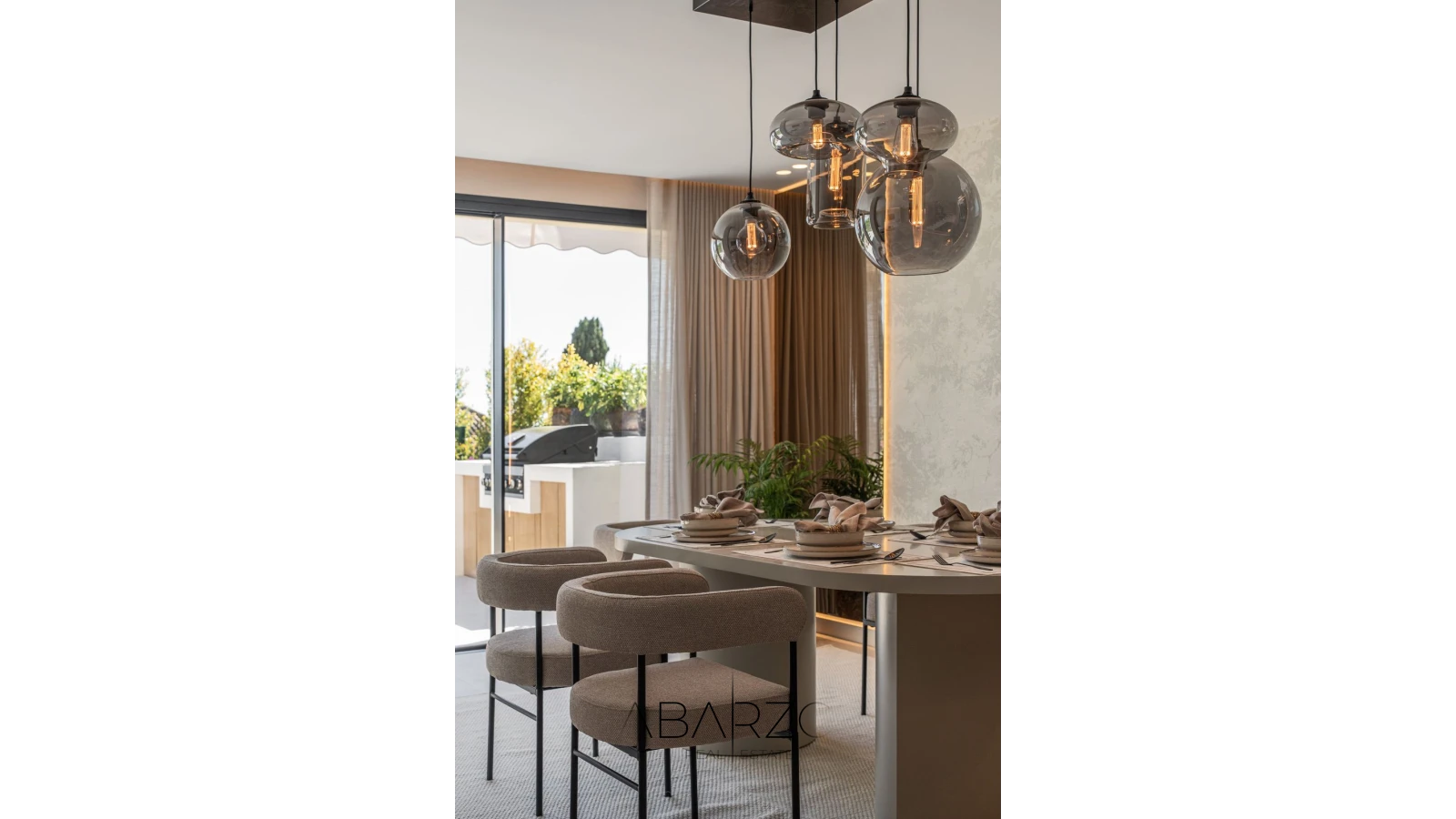 A renovated 3-level townhouse in La Quinta Hills, Benahavís with rooftop solarium and sea views — interior, La Quinta, Benahavís (11 of 32)