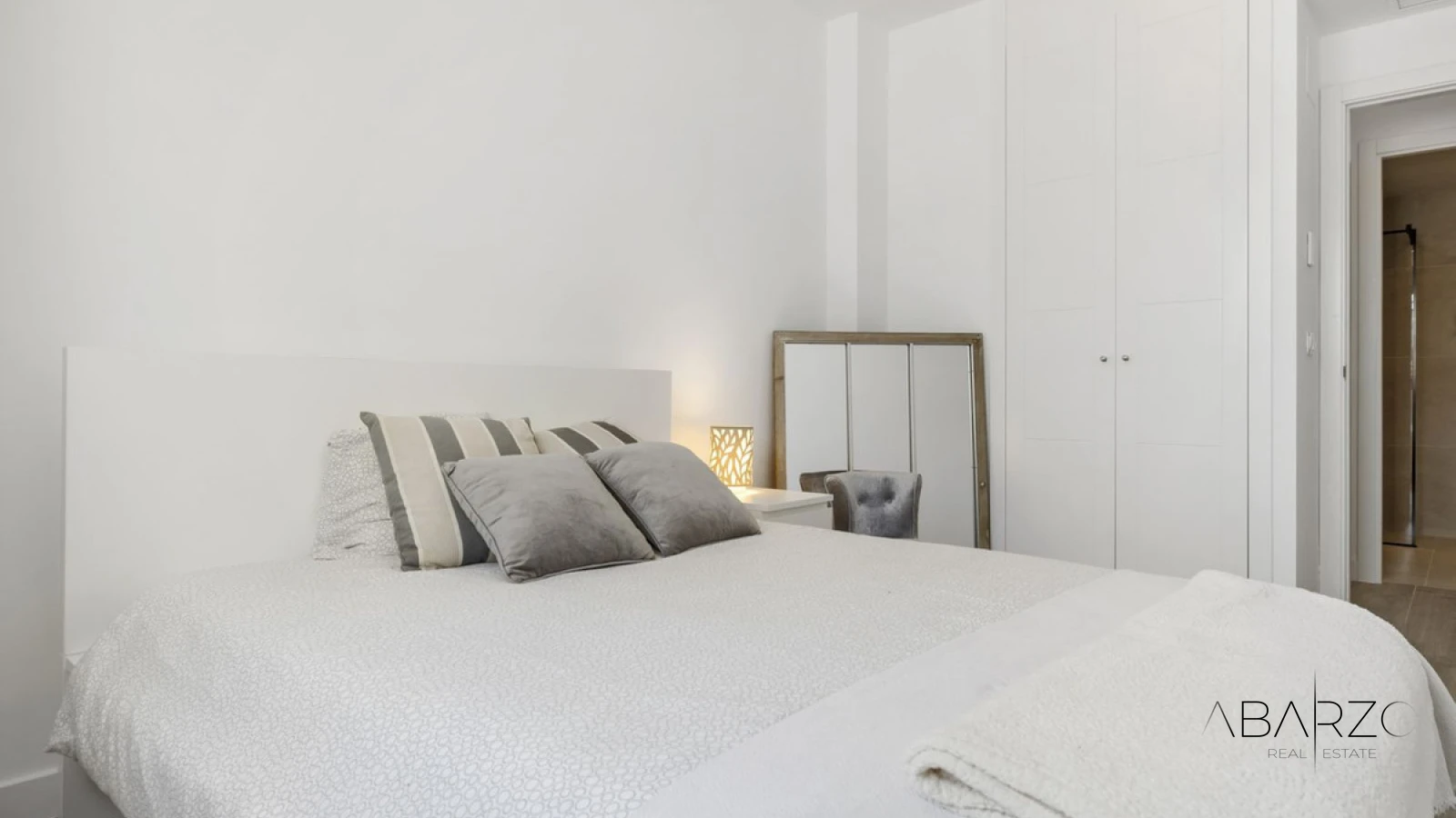 Exclusive luxury apartment in Cabopino with panoramic sea views near golf clubhouse — interior, Marbella East, Marbella (21 of 38)