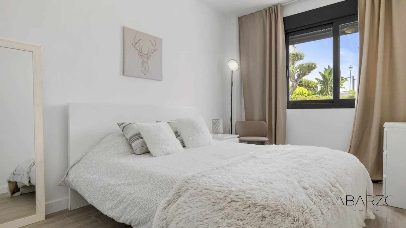 Exclusive luxury apartment in Cabopino with panoramic sea views near golf clubhouse — interior, Marbella East, Marbella (23 of 38)