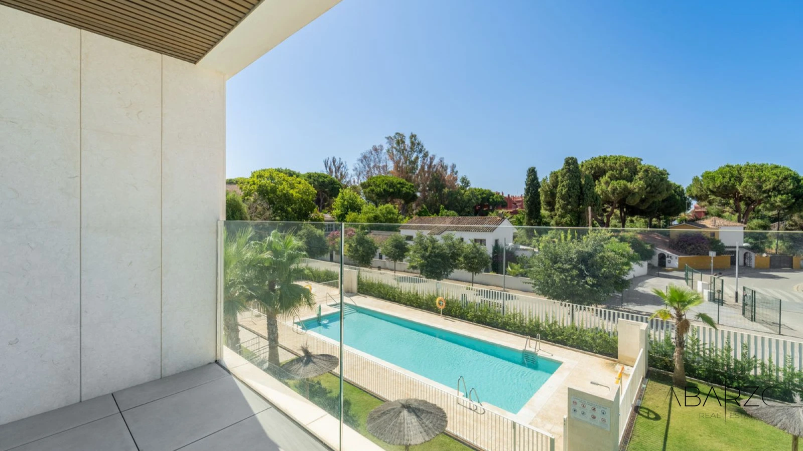 South-facing 3 Bedroom Apartment in Elviria with Sea Views and Pool — interior, Marbella East, Marbella (2 of 40)