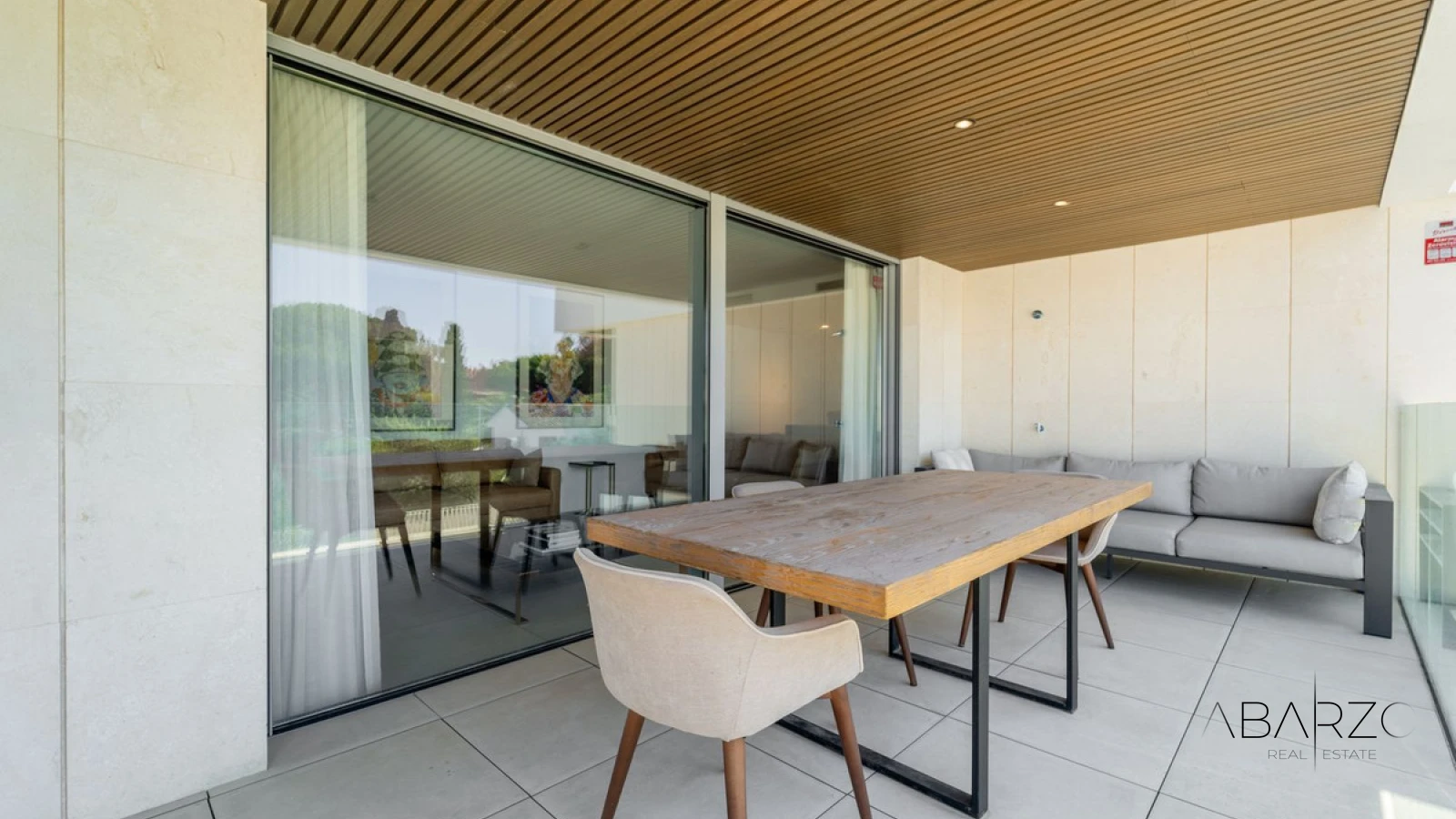 South-facing 3 Bedroom Apartment in Elviria with Sea Views and Pool — interior, Marbella East, Marbella (20 of 40)