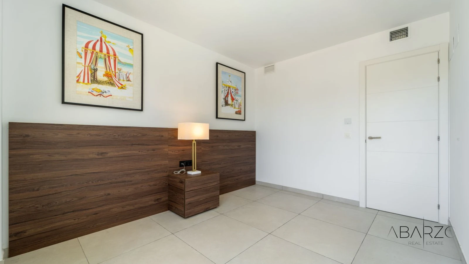 South-facing 3 Bedroom Apartment in Elviria with Sea Views and Pool — interior, Marbella East, Marbella (36 of 40)