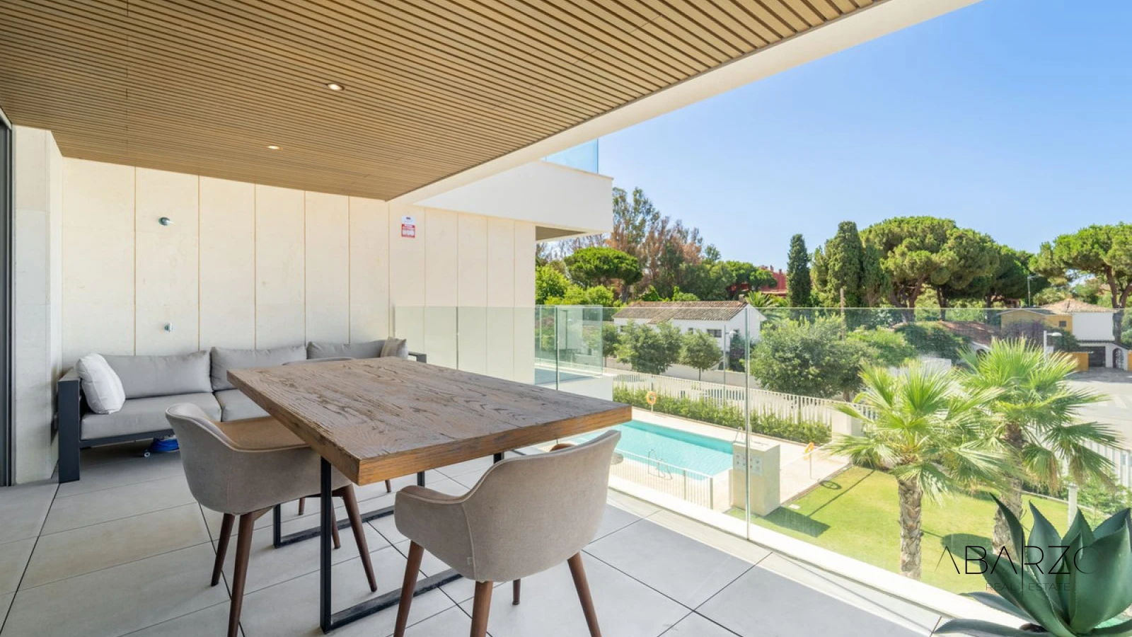 South-facing 3 Bedroom Apartment in Elviria with Sea Views and Pool — interior, Marbella East, Marbella (3 of 40)