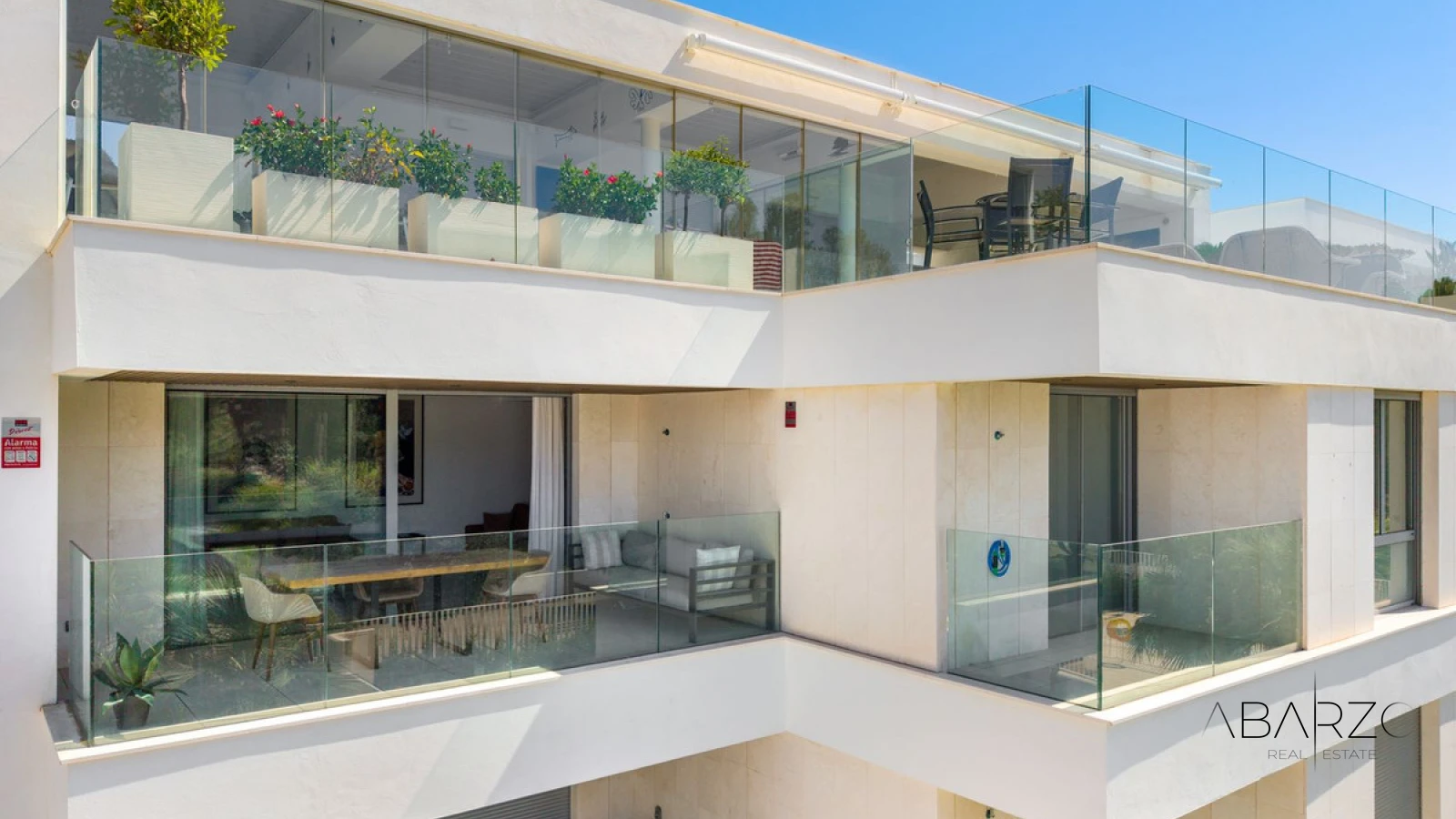 South-facing 3 Bedroom Apartment in Elviria with Sea Views and Pool — interior, Marbella East, Marbella (6 of 40)