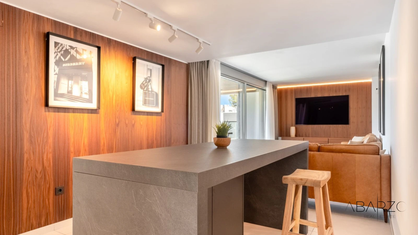 South-facing 3 Bedroom Apartment in Elviria with Sea Views and Pool — interior, Marbella East, Marbella (16 of 40)