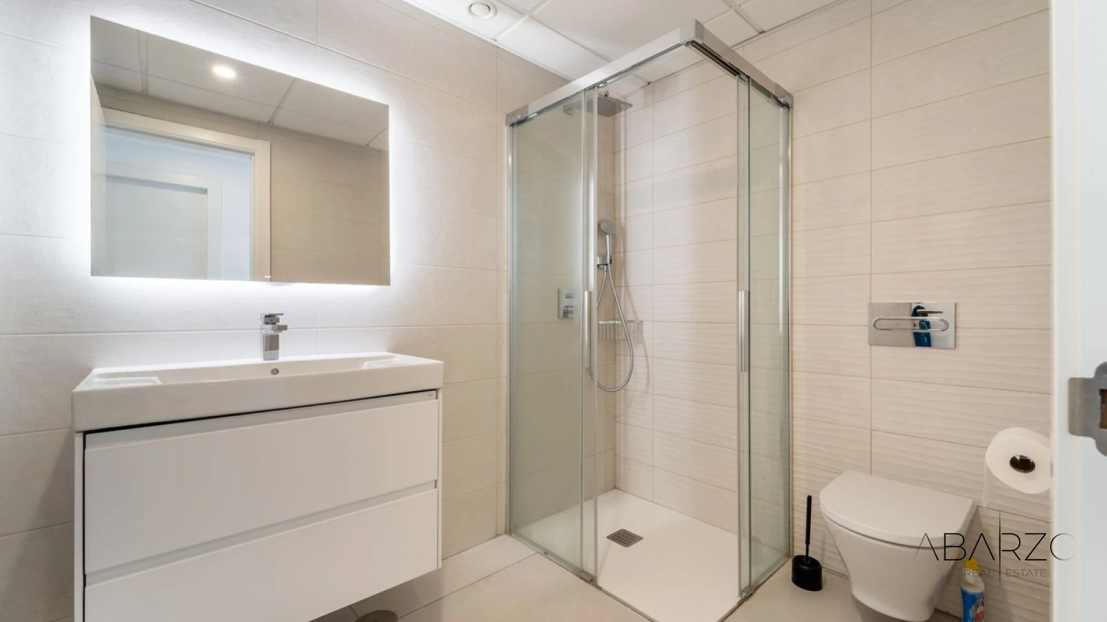South-facing 3 Bedroom Apartment in Elviria with Sea Views and Pool — interior, Marbella East, Marbella (27 of 40)