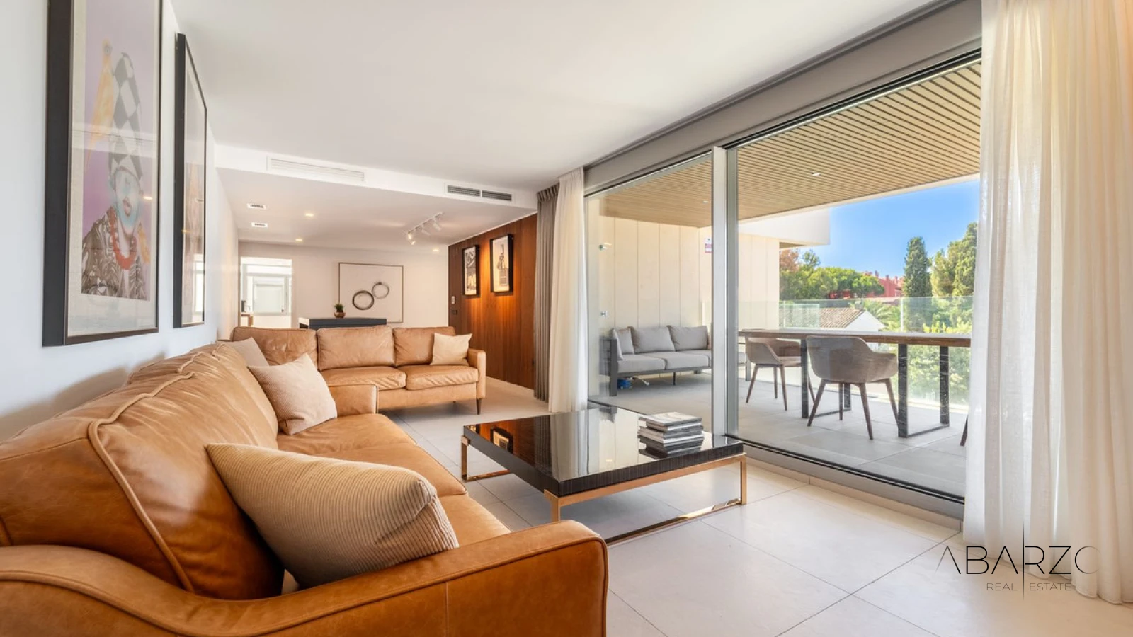 South-facing 3 Bedroom Apartment in Elviria with Sea Views and Pool — interior, Marbella East, Marbella (11 of 40)