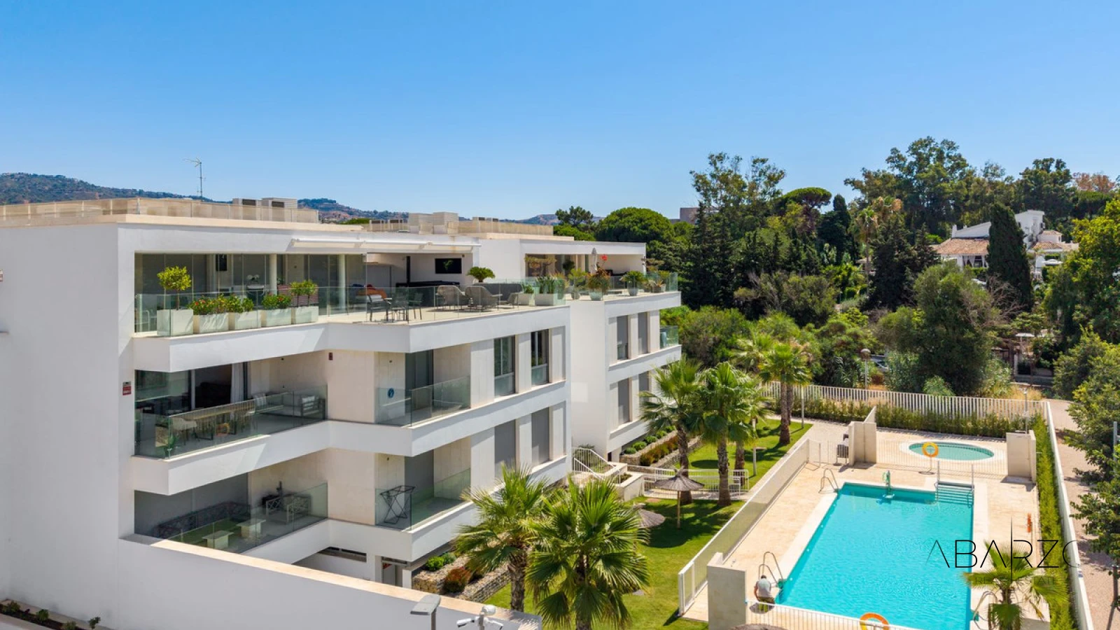 South-facing 3 Bedroom Apartment in Elviria with Sea Views and Pool — luxury property for sale in Marbella East, Marbella