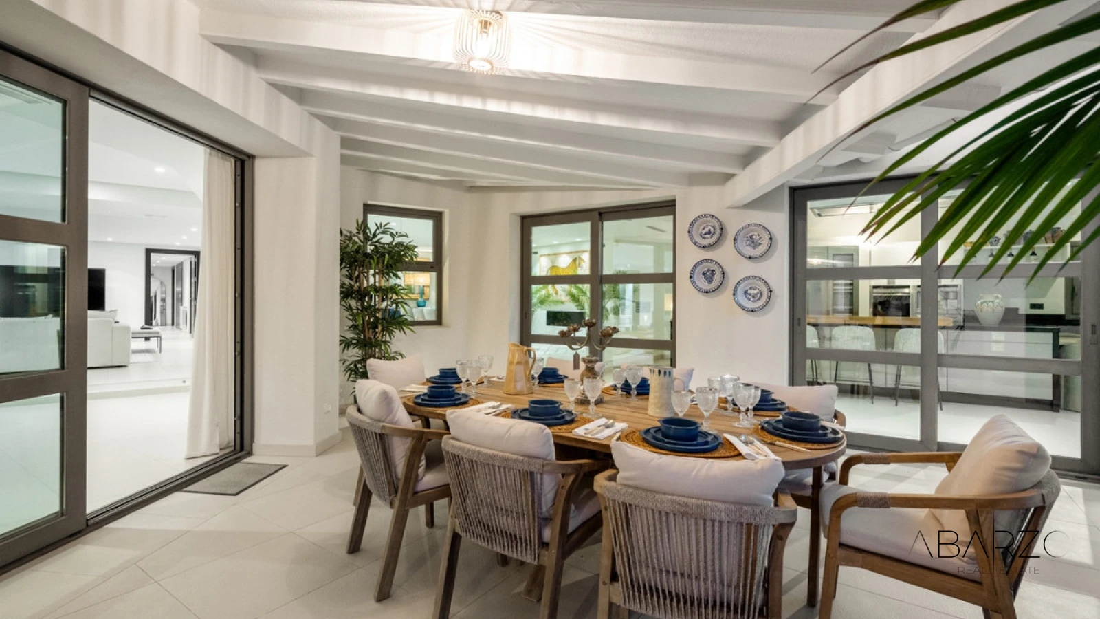 Cerquilla Gardens Andalusian Bungalow in Marbella Golf Valley with South Orientation — interior, Nueva Andalucía, Marbella (26 of 34)