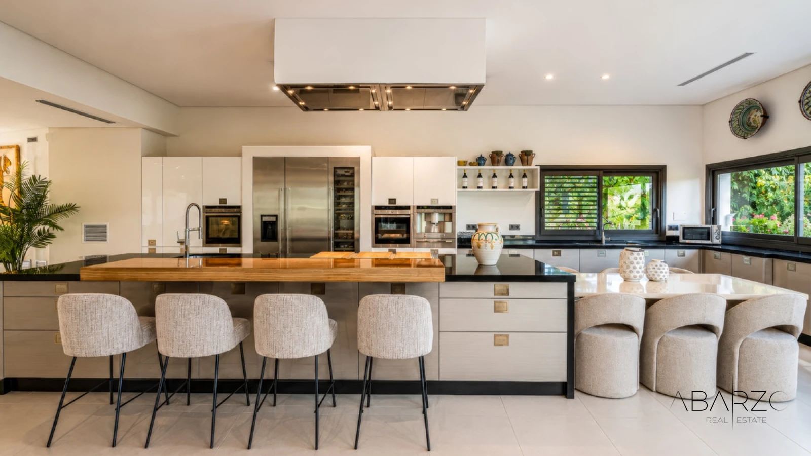 Cerquilla Gardens Andalusian Bungalow in Marbella Golf Valley with South Orientation — interior, Nueva Andalucía, Marbella (8 of 34)