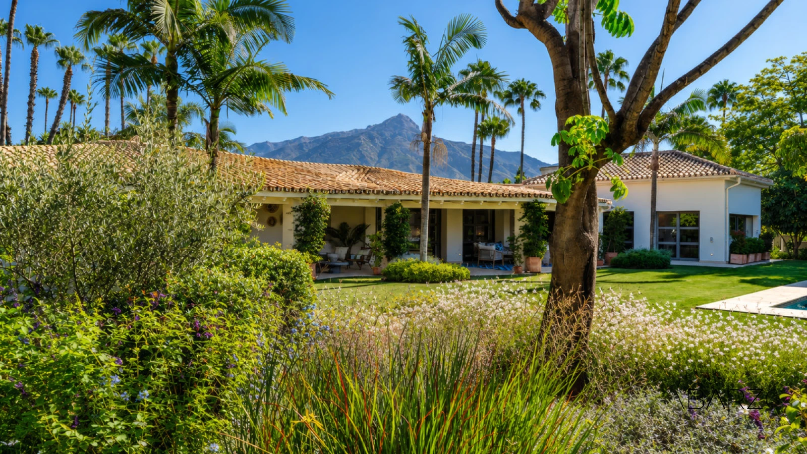 Cerquilla Gardens Andalusian Bungalow in Marbella Golf Valley with South Orientation — interior, Nueva Andalucía, Marbella (3 of 34)