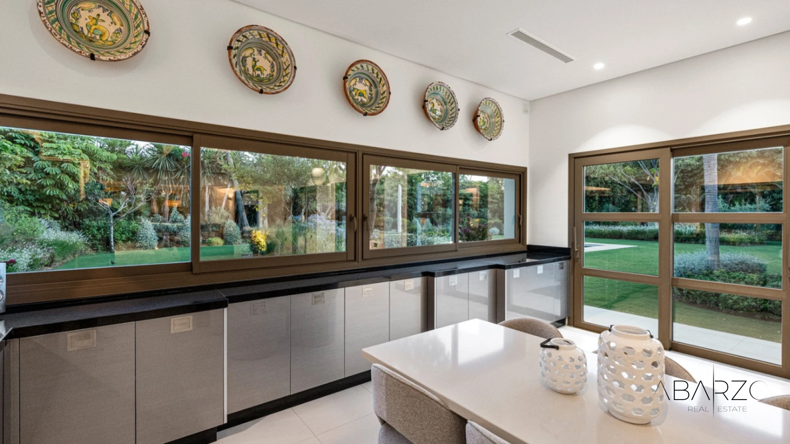 Cerquilla Gardens Andalusian Bungalow in Marbella Golf Valley with South Orientation — interior, Nueva Andalucía, Marbella (13 of 34)