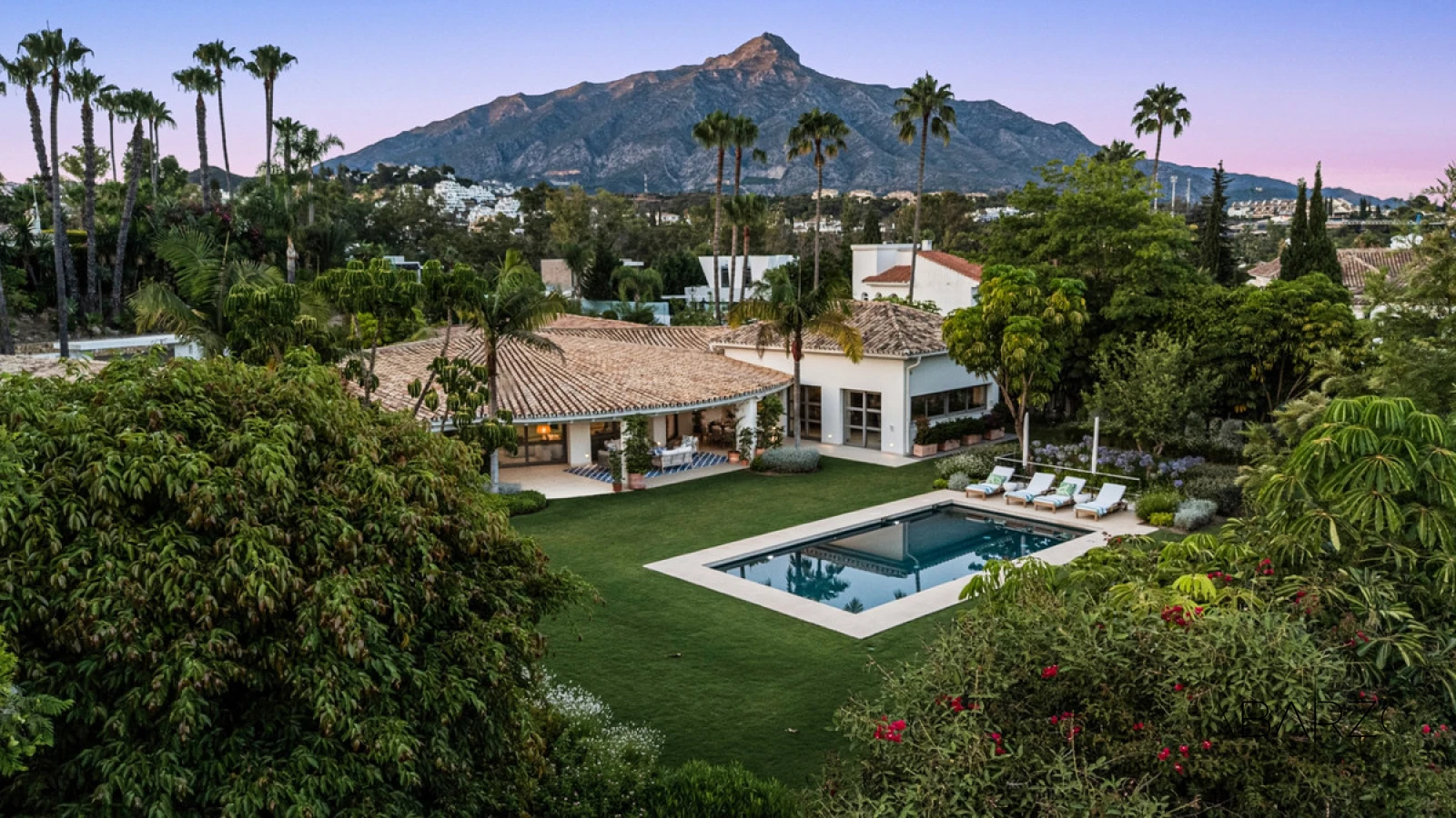 Cerquilla Gardens Andalusian Bungalow in Marbella Golf Valley with South Orientation — luxury property for sale in Nueva Andalucía, Marbella