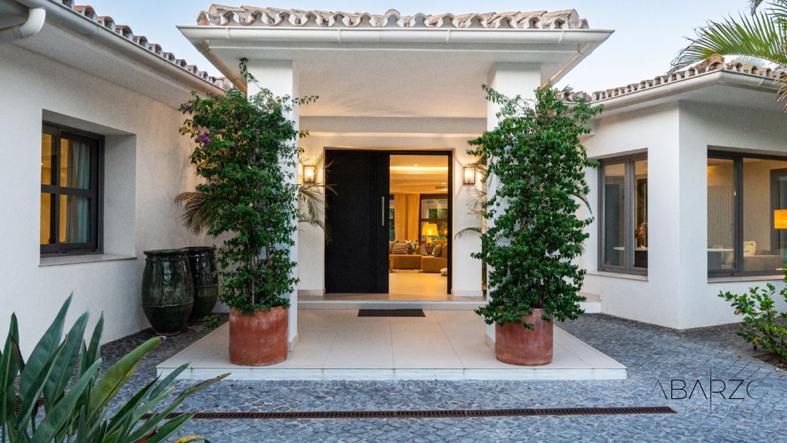 Cerquilla Gardens Andalusian Bungalow in Marbella Golf Valley with South Orientation — interior, Nueva Andalucía, Marbella (6 of 34)