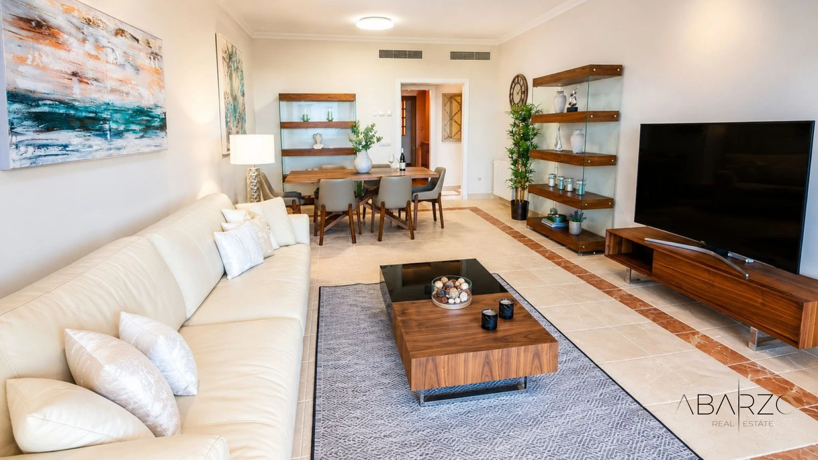 Corner apartment in Villa Padierna Golf Resort, Los Flamingos with sea and golf views — interior, Los Flamingos, Benahavís (2 of 12)