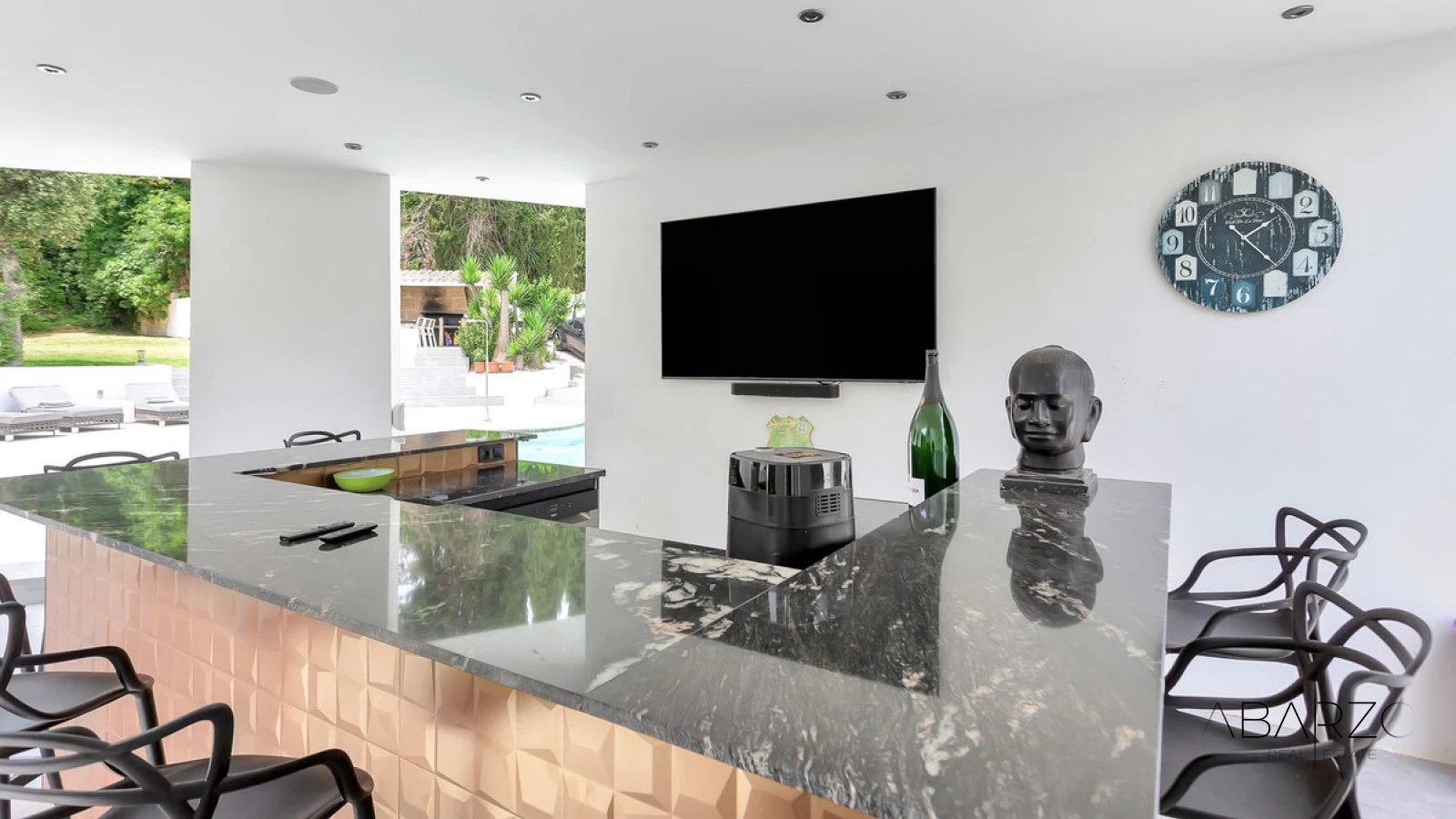 Beautiful 4-Bedroom Villa in El Rosario, Marbella East with Pool and Garden — interior, Marbella East, Marbella (37 of 46)
