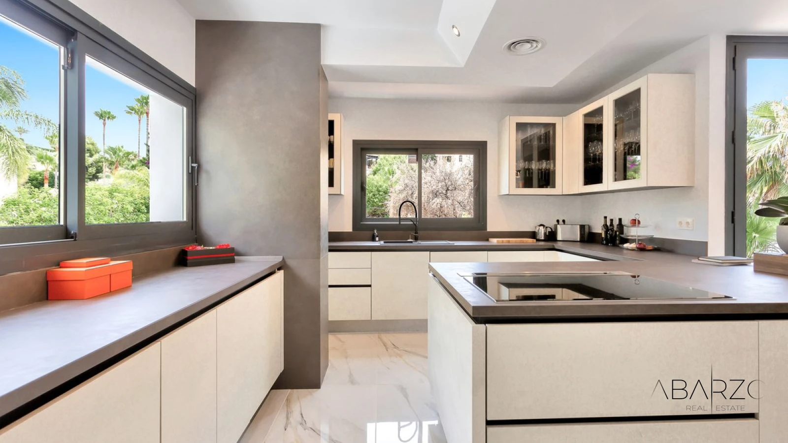 Beautiful 4-Bedroom Villa in El Rosario, Marbella East with Pool and Garden — interior, Marbella East, Marbella (11 of 46)