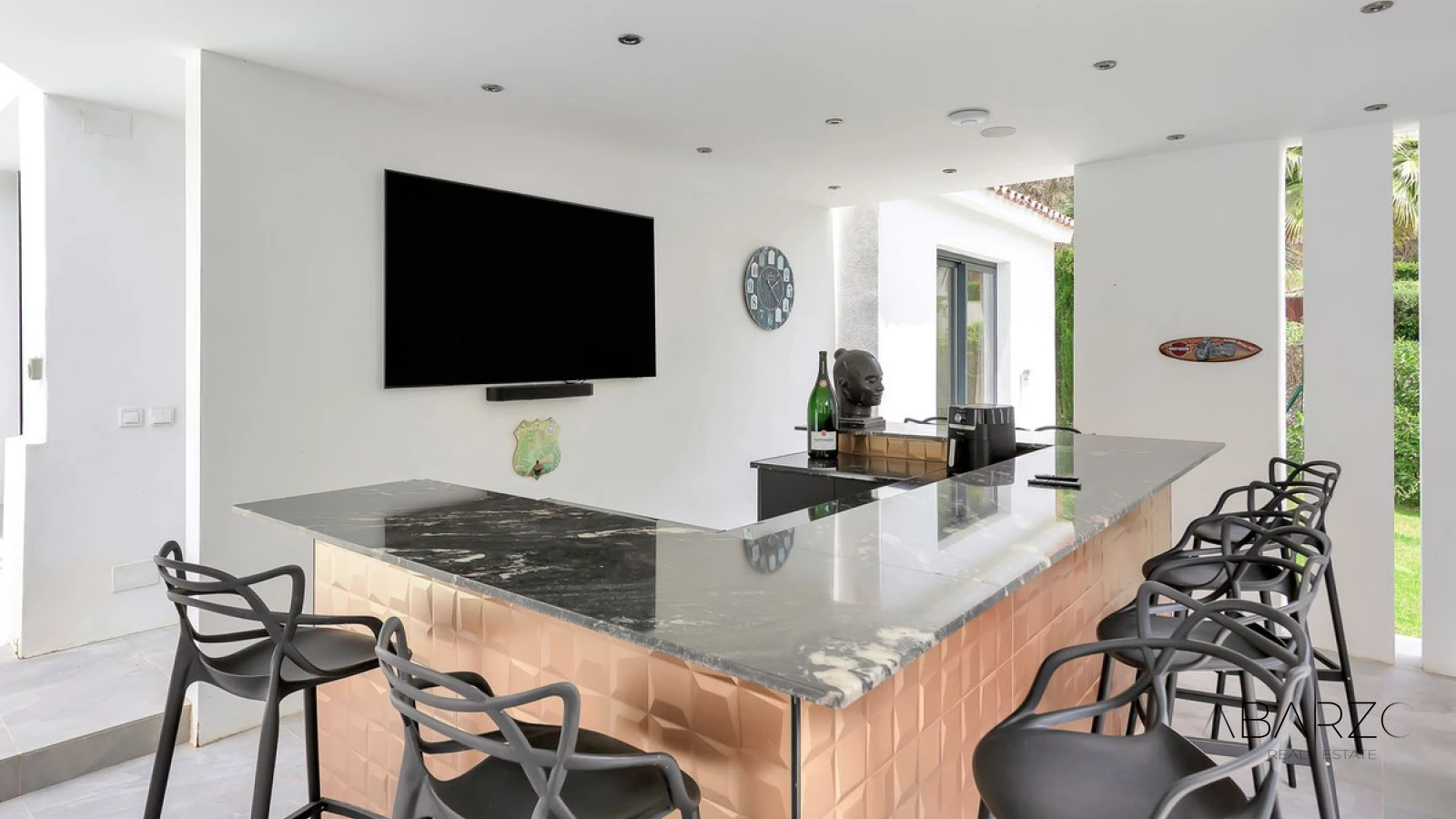 Beautiful 4-Bedroom Villa in El Rosario, Marbella East with Pool and Garden — interior, Marbella East, Marbella (38 of 46)