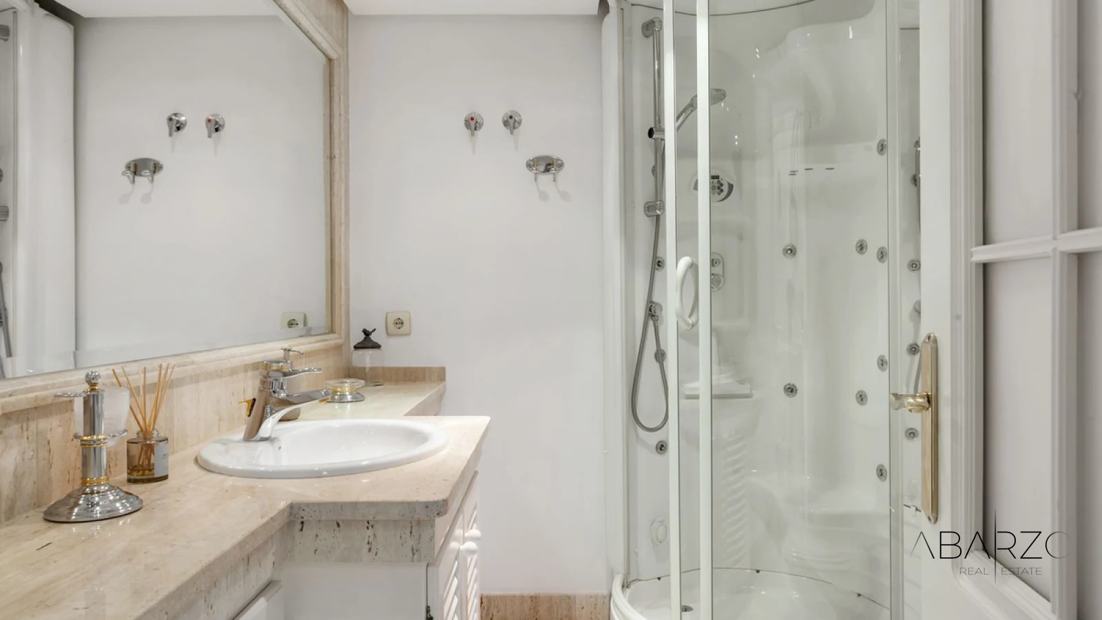 Charming 3-Bedroom Townhouse in Golden Mile with Parking — interior, Golden Mile, Marbella (17 of 25)