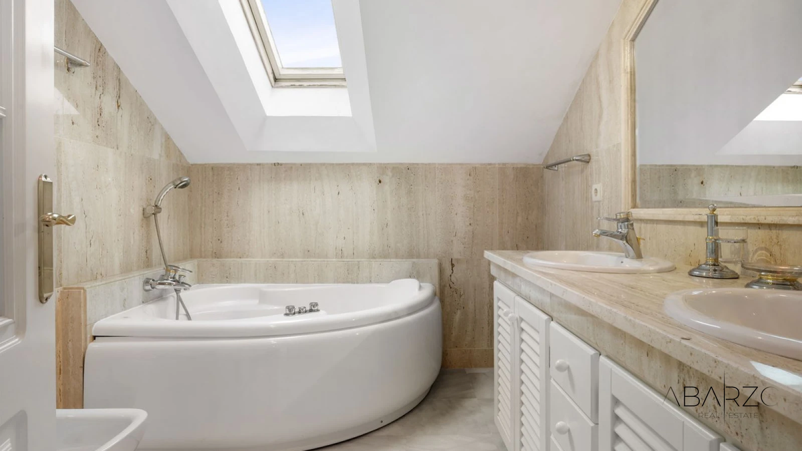 Charming 3-Bedroom Townhouse in Golden Mile with Parking — interior, Golden Mile, Marbella (20 of 25)